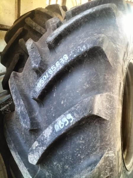 Pneu 650/85R38 5.8cm  8500€