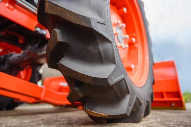 Vente de pneus pour micro-tracteurs