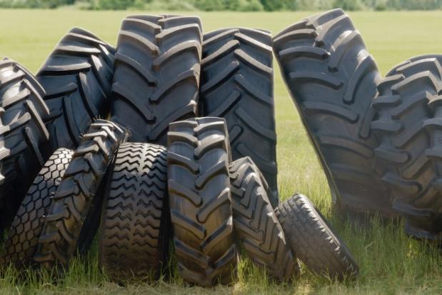 Pneus pour tracteurs de toutes tailles