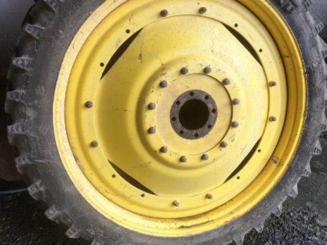 Roue Complete John Deere 230/95R48 et 230/95R32 Demo 3000€