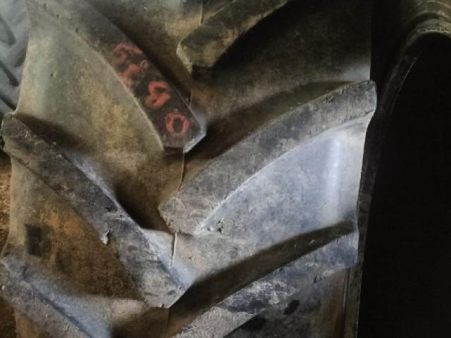 Pneu 650/65R42 et 540/65R30 MITAS 5100€