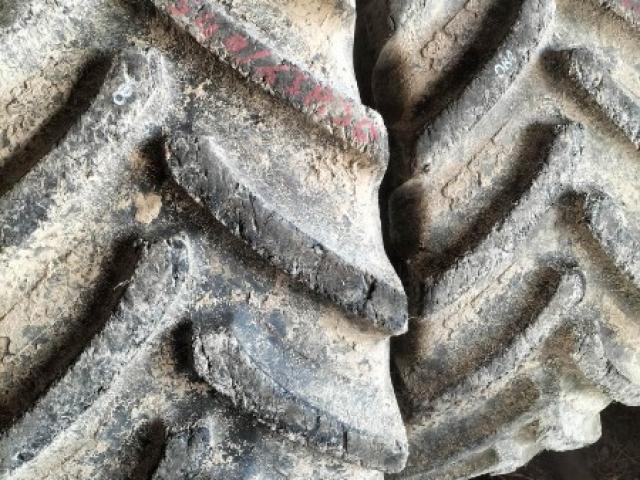 Pneu 540/65R30 4cm  1000€