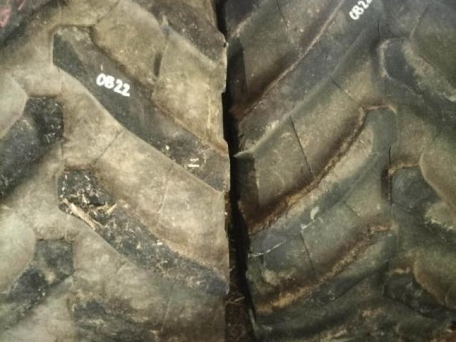 Pneu 600/65R28 2.4cm  600€