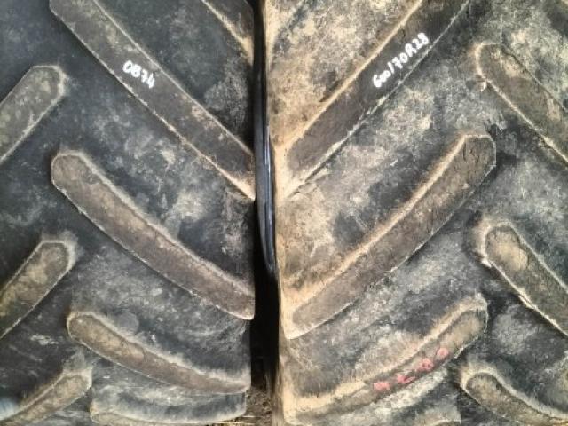 Pneu 600/70R28 3.1cm  2700€