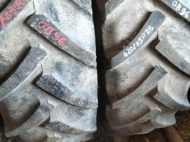 Pneu 420/85R28(16.9R28) 2.4cm  760€
