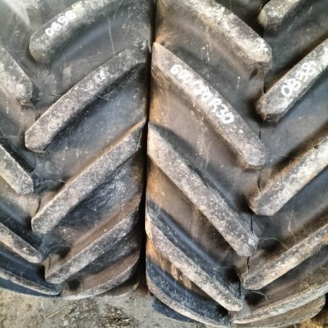 Pneu 600/70R30 5.2cm  4300€