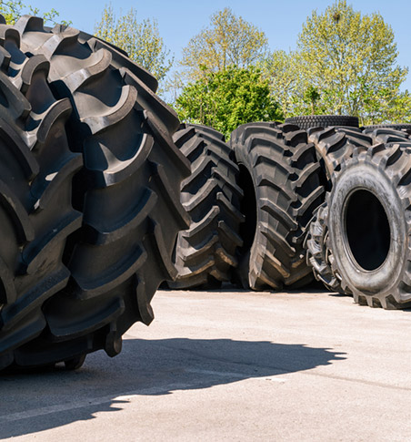 Pneus pour tracteurs de toutes tailles